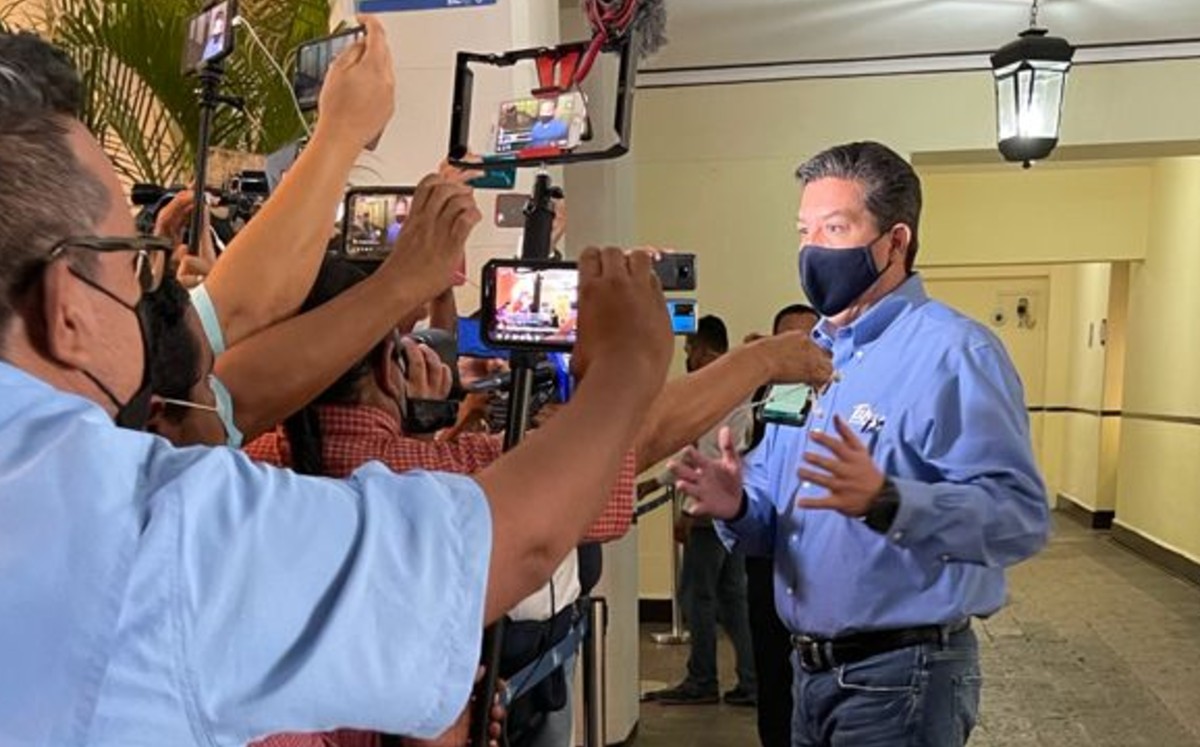 Reaparece Cabeza de Vaca; pide a la Corte revisar a fondo su caso