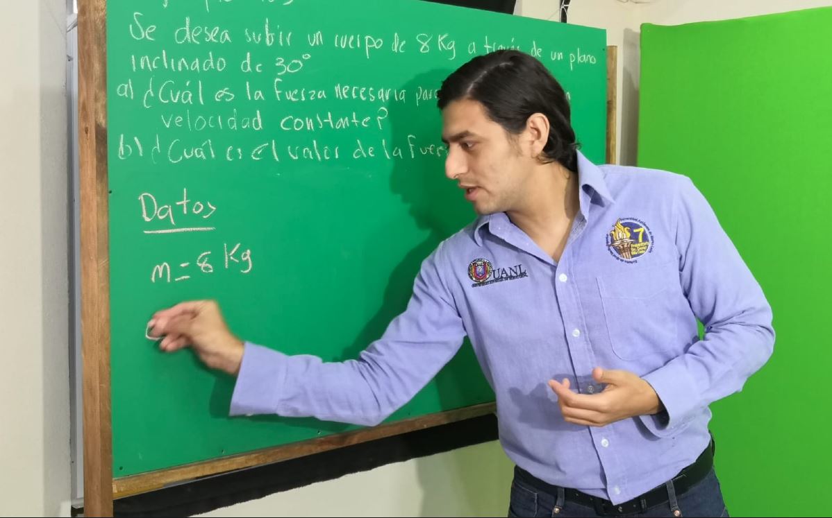 Maestro de matemáticas crea canal de YouTube para dar clases a sus alumnos