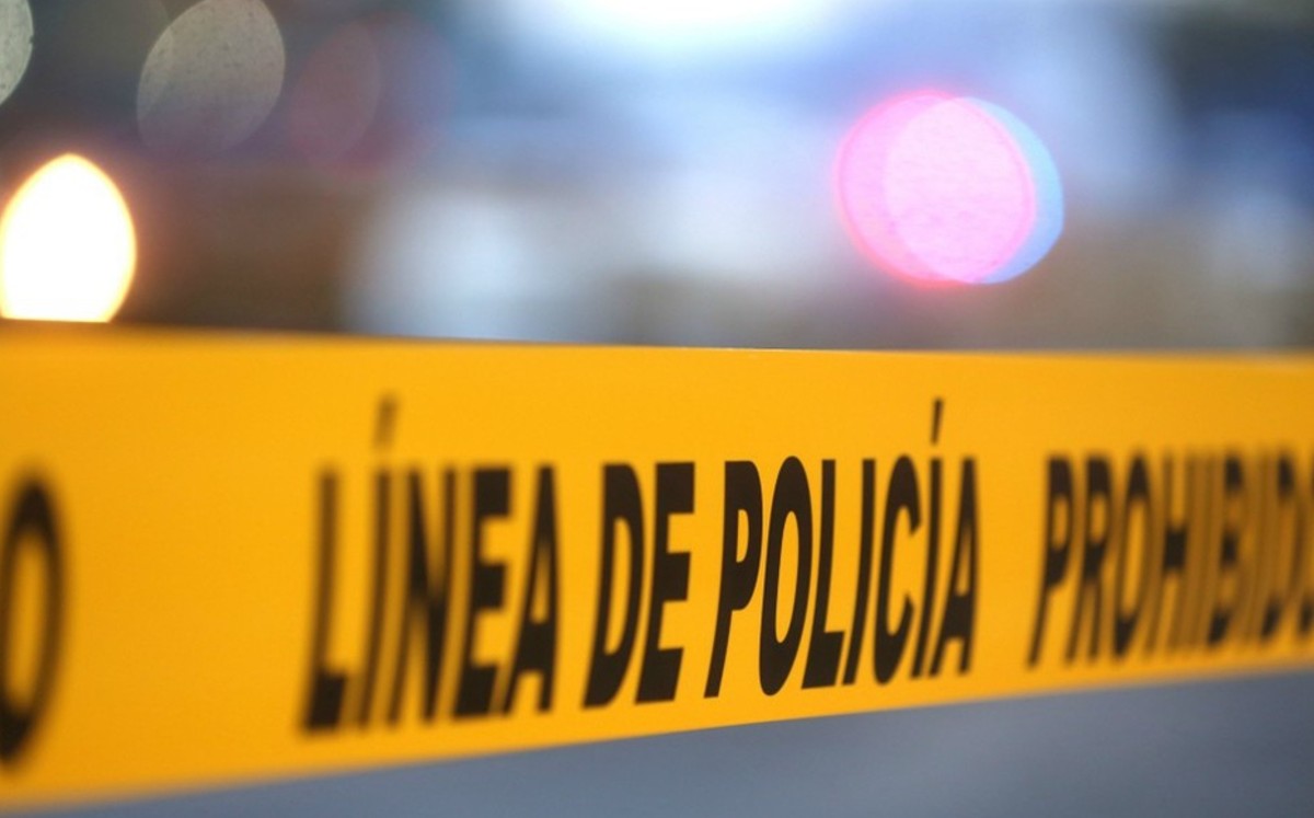 Arrestan a mujer tras encontrar a sus hijos muertos dentro de casa