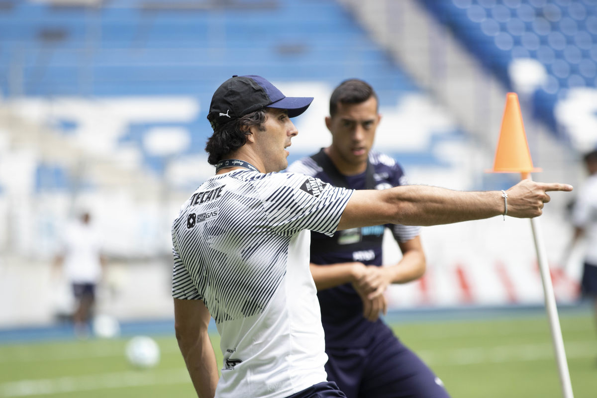Aldo De Nigirs se iría a la Liga de Expansión