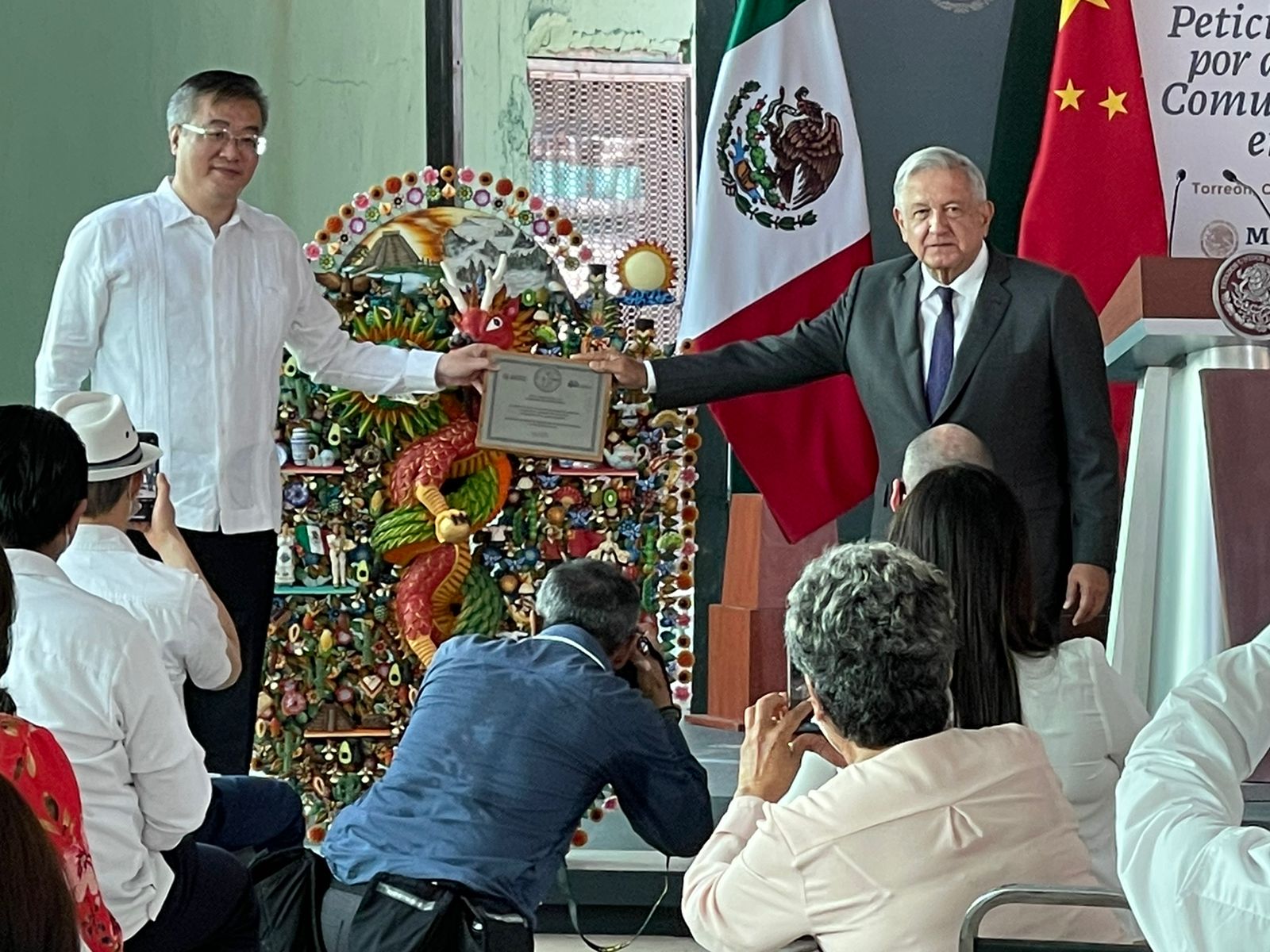 AMLO visita Torreón para pedir perdón a comunidad china