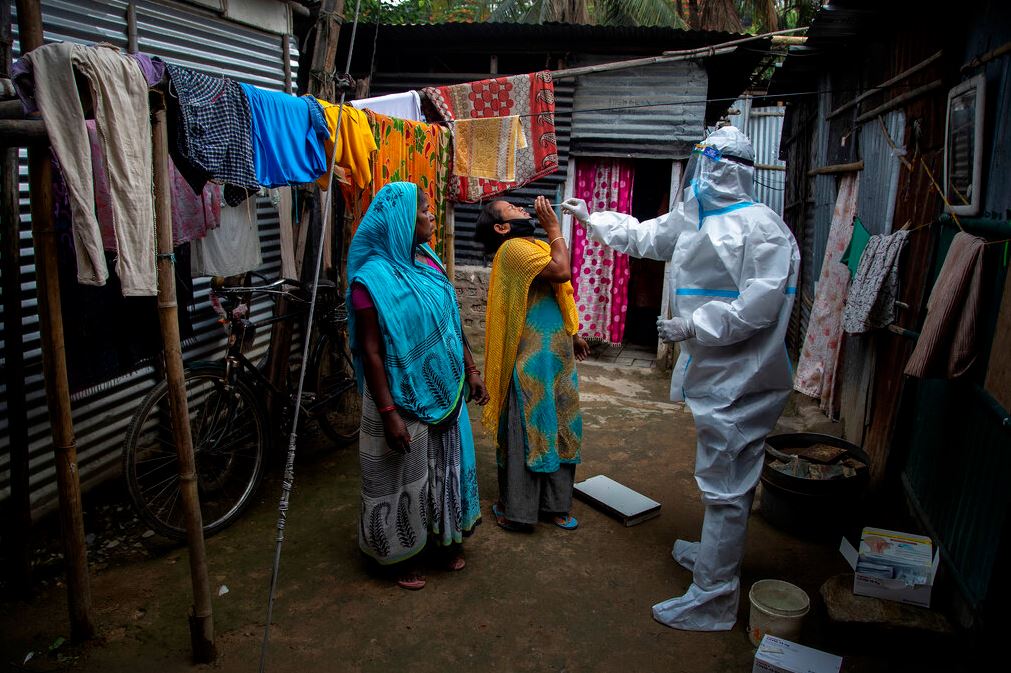 Bajan casos de Covid-19 en India, pero cifra de muertes se mantienen
