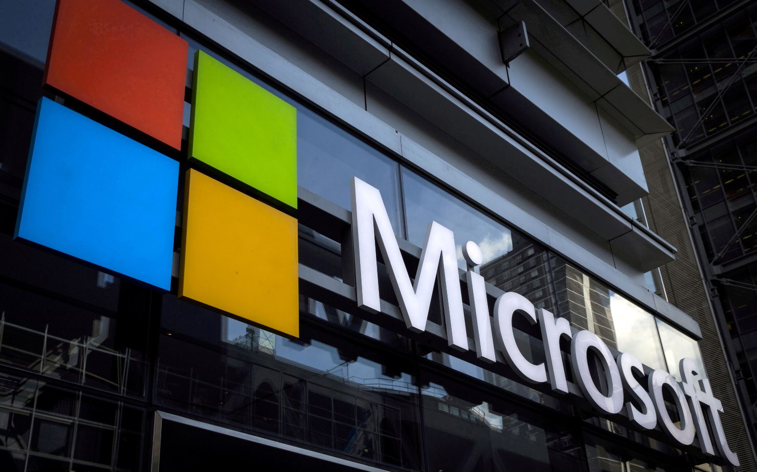 Microsoft investigó a Bill Gates por relación extramarital de 20 años con empleada