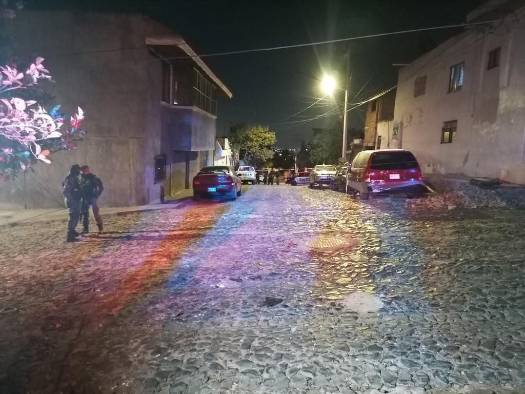Balean a dos hombres en calles de Tlaquepaque