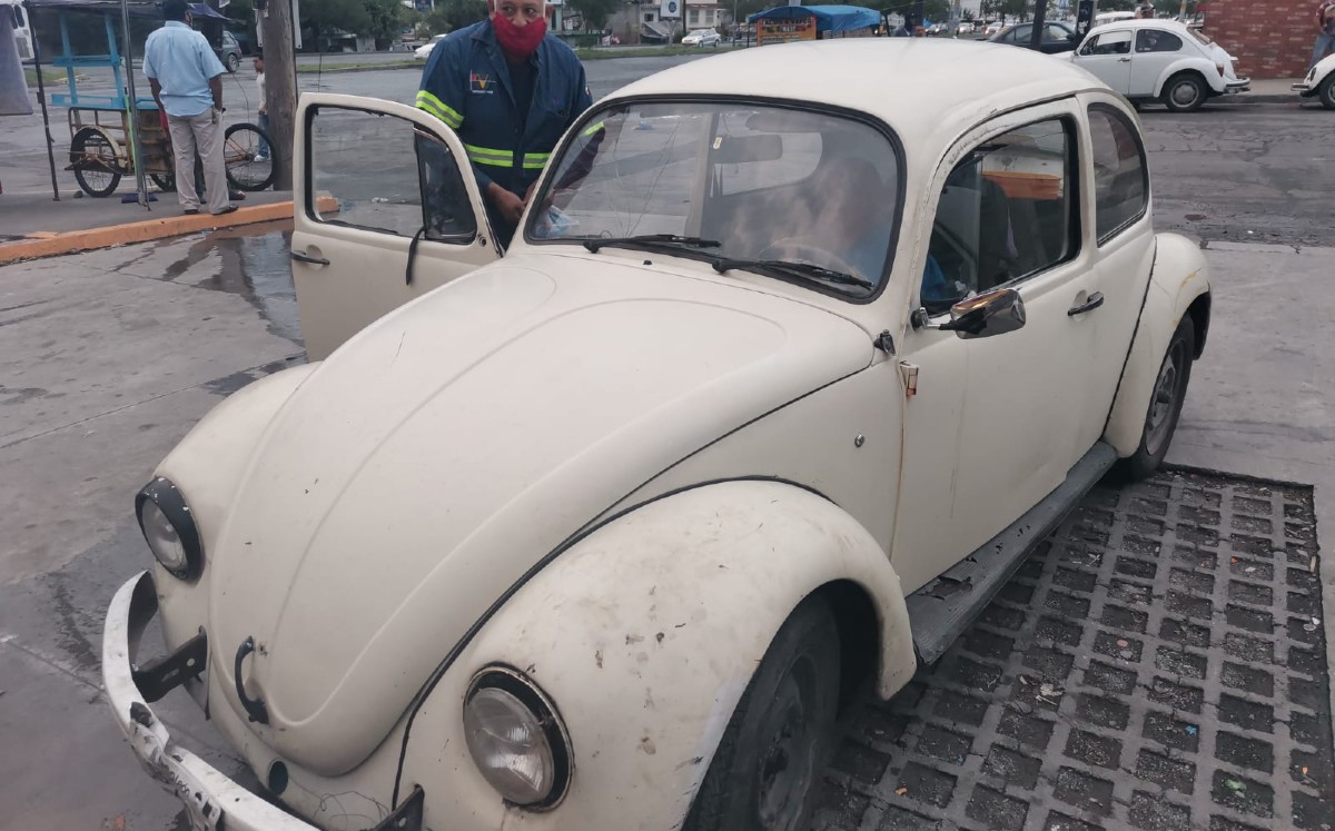 Restablecen servicio de taxi 'pirata' tras conflicto contra autoridades en Guadalupe