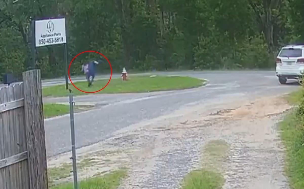 Niña de 11 años pelea contra hombre armado y se libra de ser secuestrada 