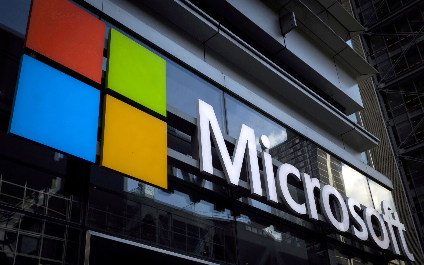 Microsoft retira operaciones y productos de Rusia. / AFP