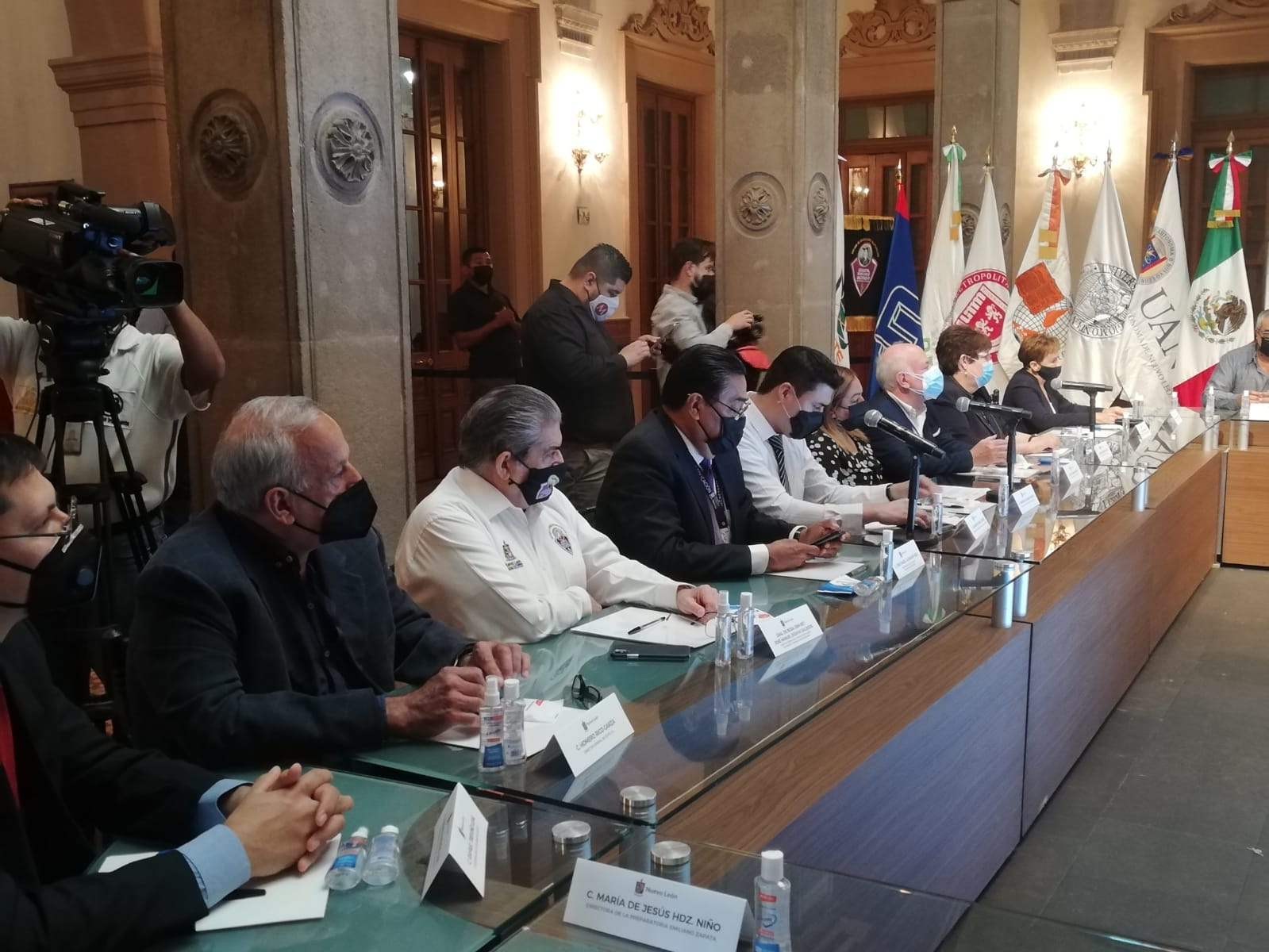 Anuncian regreso a clases presenciales para preparatorias y facultades en Nuevo León 