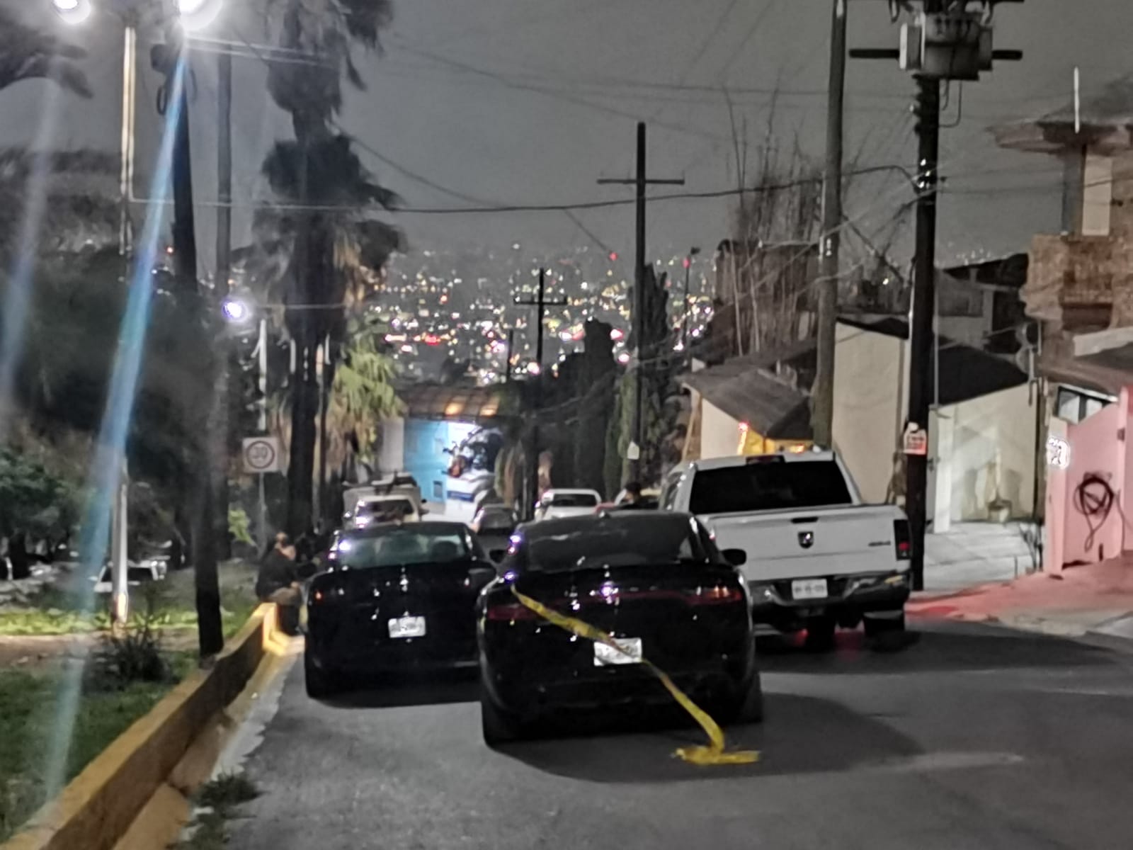 Catean vivienda tras asesinato de un hombre en la colonia Cumbres