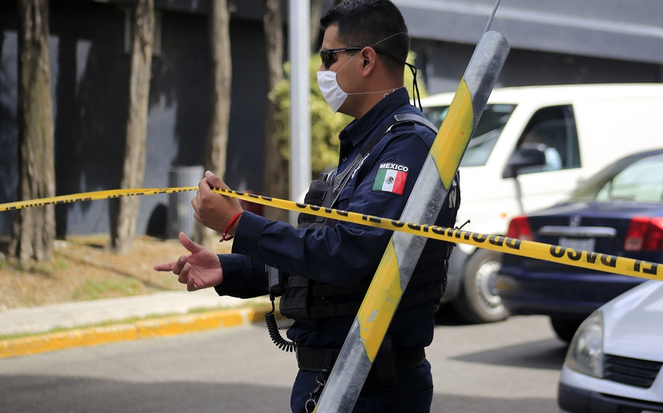 Abandonan a mujer ejecutada en carretera de Salvatierra