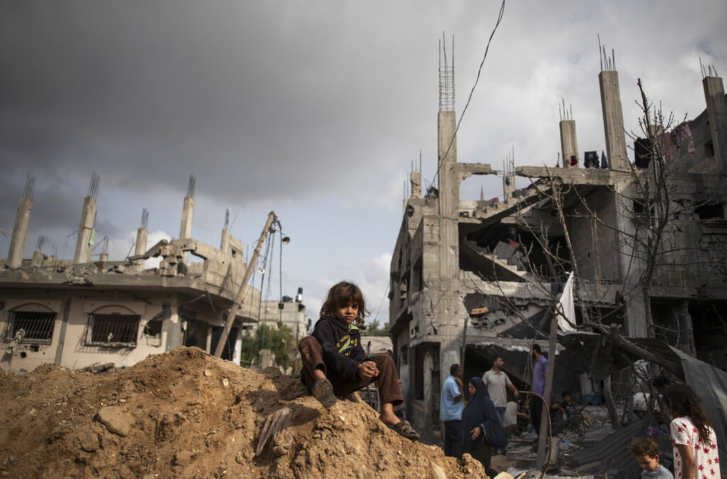 Desfilan combatientes de Hamás en Gaza con desafiante demostración de fuerza