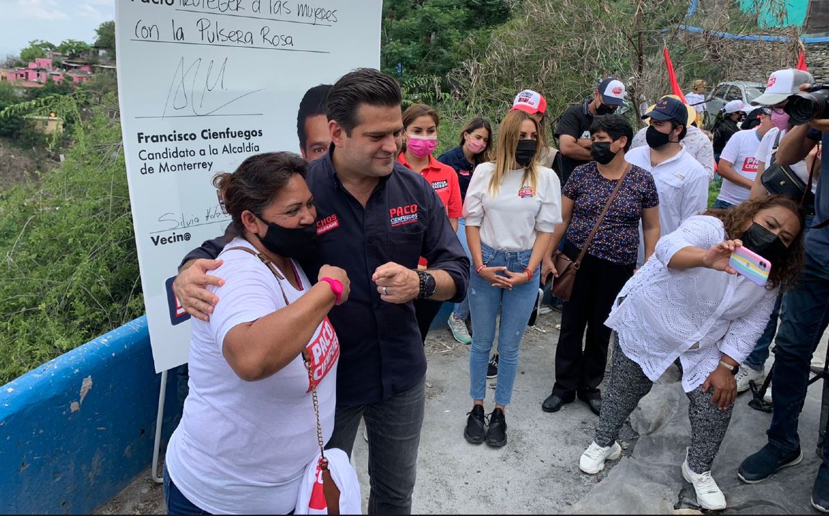 Presenta Francisco Cienfuegos “pulsera rosa”; buscará reducir violencia contra mujeres