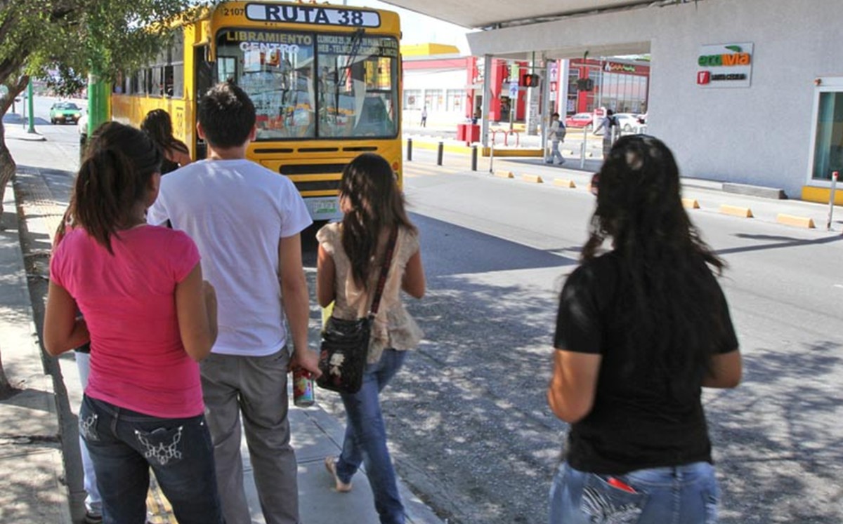 Transporte público no está apto para afrontar demanda por regreso a clases: José Almaraz
