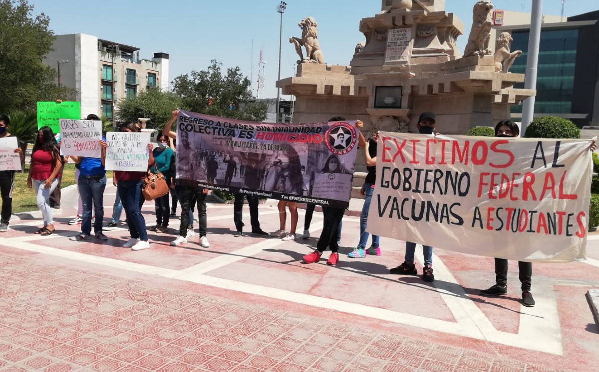Estudiantes piden ser vacunados antes de considerar el regreso a clases