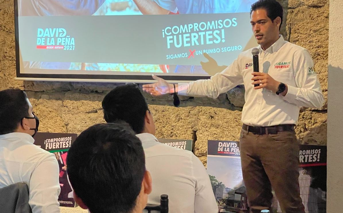 Presenta David de la Peña proyecto de trabajo a miembros de la Caintra
