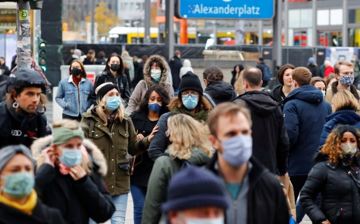 Disminuyen drásticamente los nuevos casos de COVID-19 en Europa