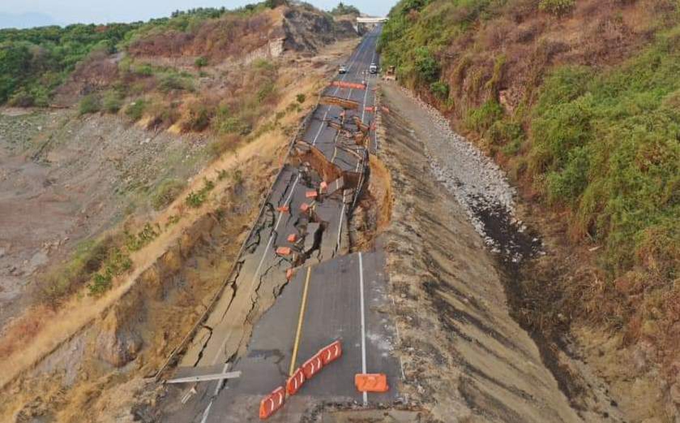 Colapsa tramo de la autopista Siglo XXI en Michoacán | Telediario México
