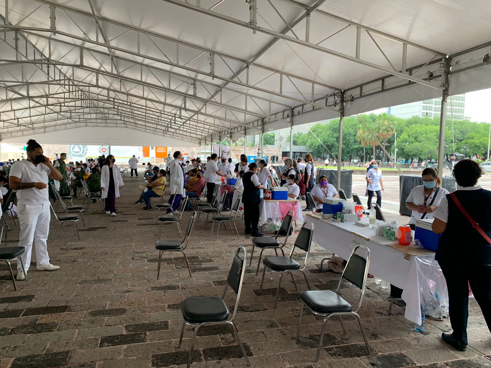 Inicia vacunación contra Covid-19 en Monterrey para personas de 50 a 59 años
