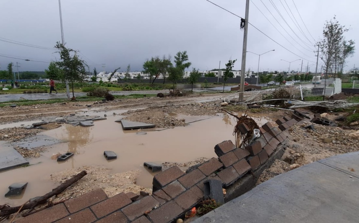 Lluvias torrenciales inundan casas en Juárez y causan daños a vialidades