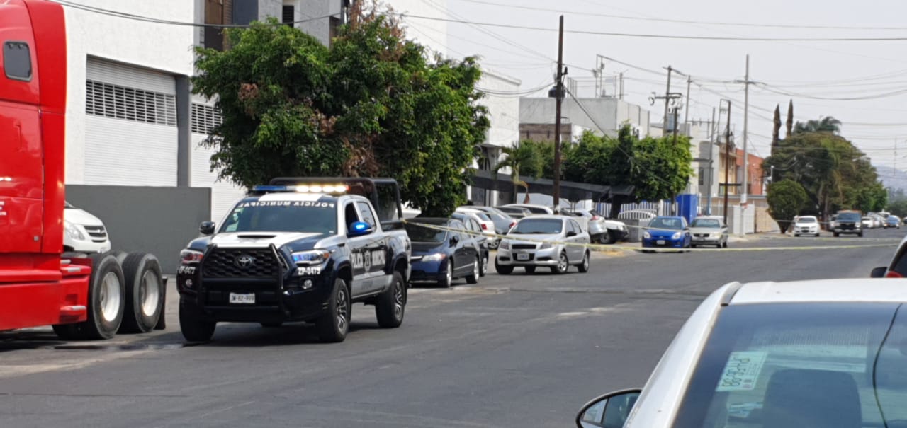 En avanzado estado de descomposición, localizan cadáver en cajuela