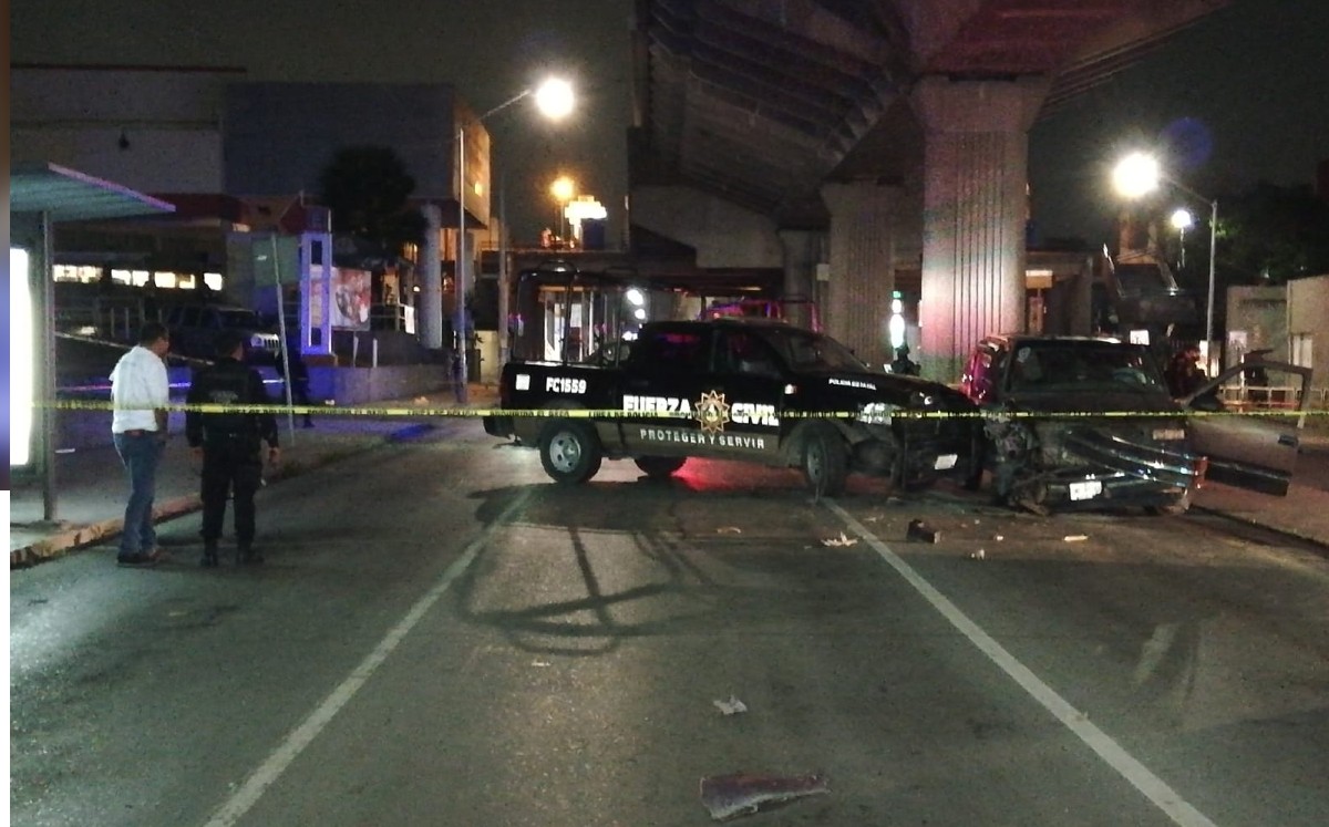 Detienen a 4 hombres por circular a bordo de camioneta robada sobre la avenida Aztlán