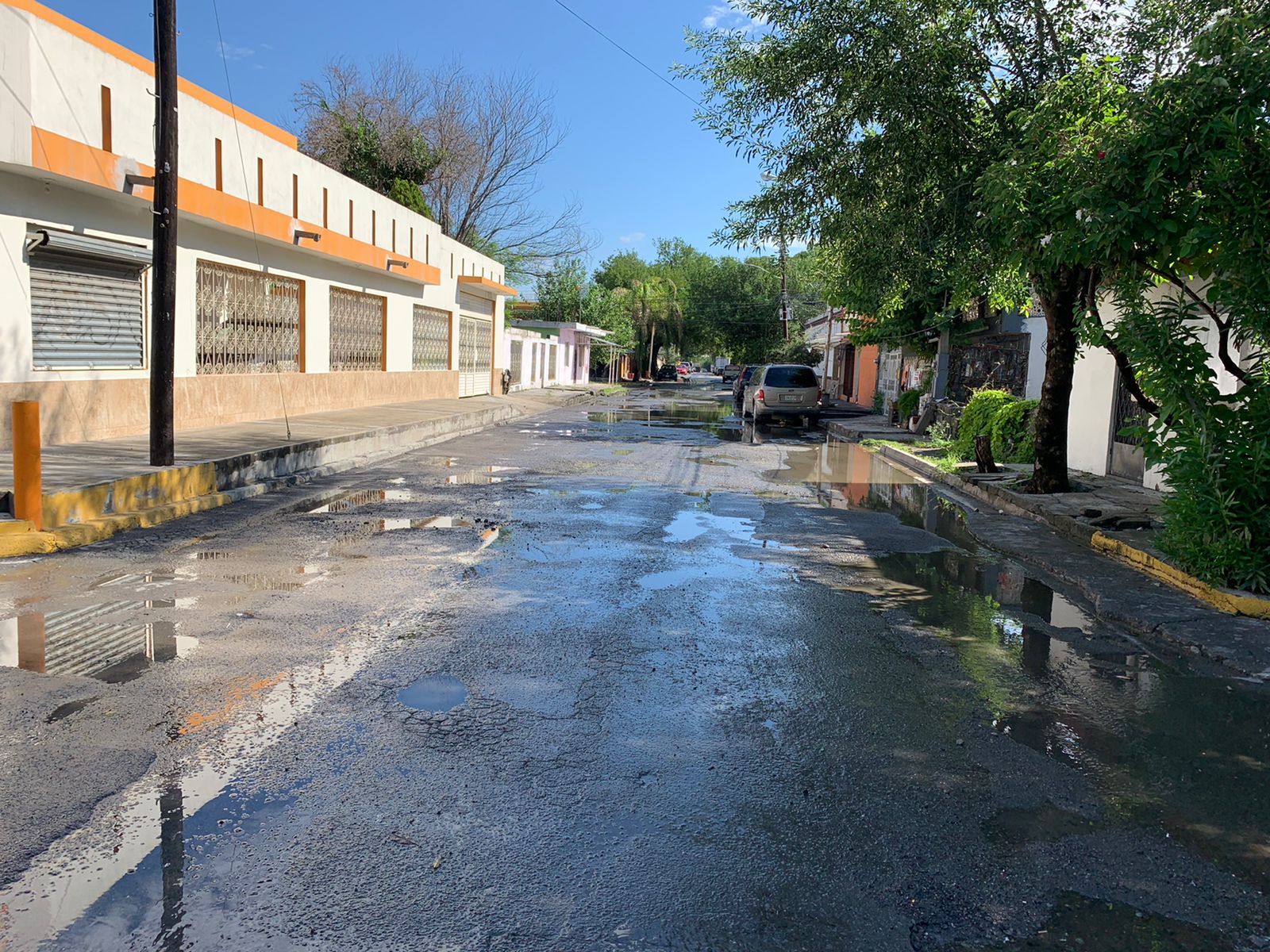 Fuertes lluvias y mal drenaje, combinación que afecta a vecinos en Fraccionamiento La Roca