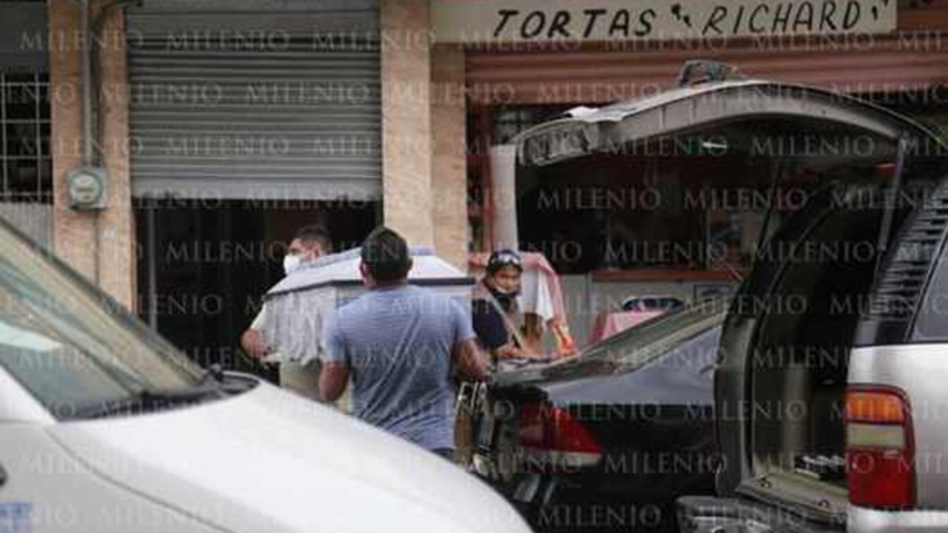 Muere adulto mayor al interior de baño público