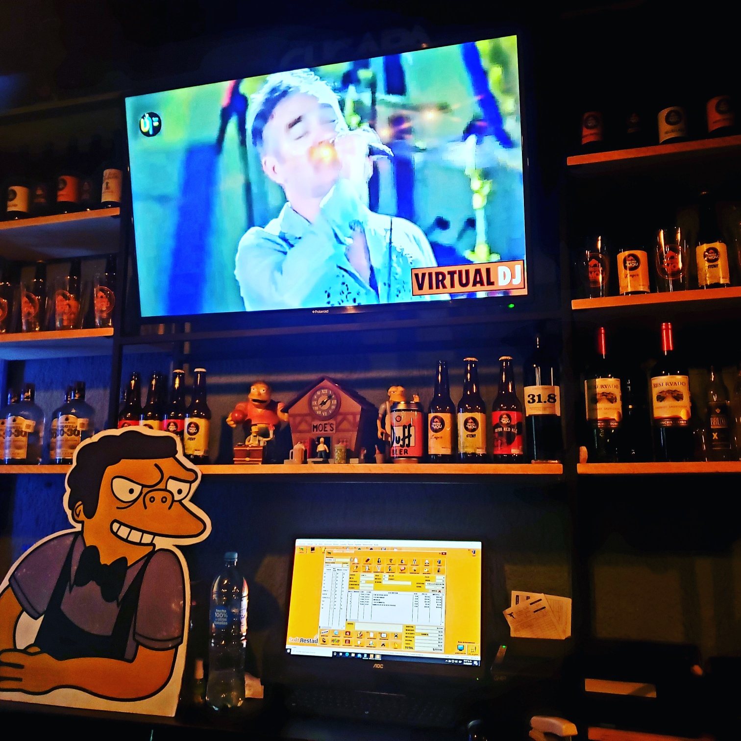 Visita uno de los cinco restaurantes temáticos del AMG