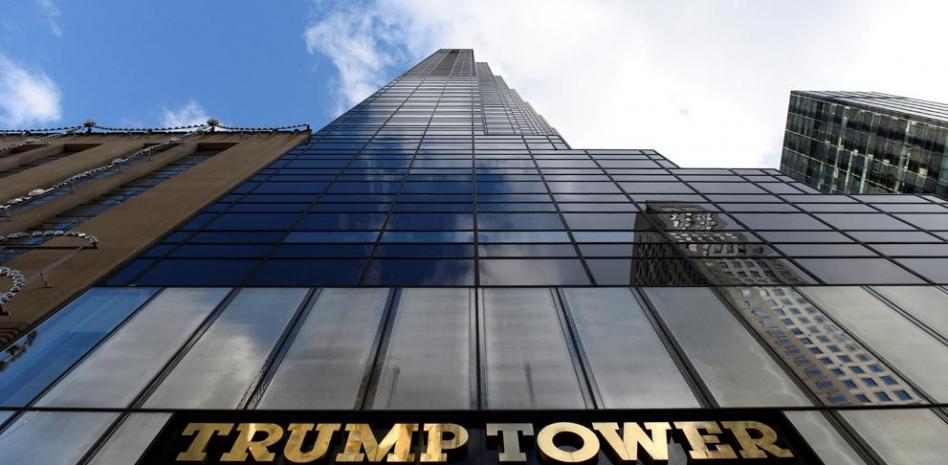 Caen precios de apartamentos en los edificios de Trump