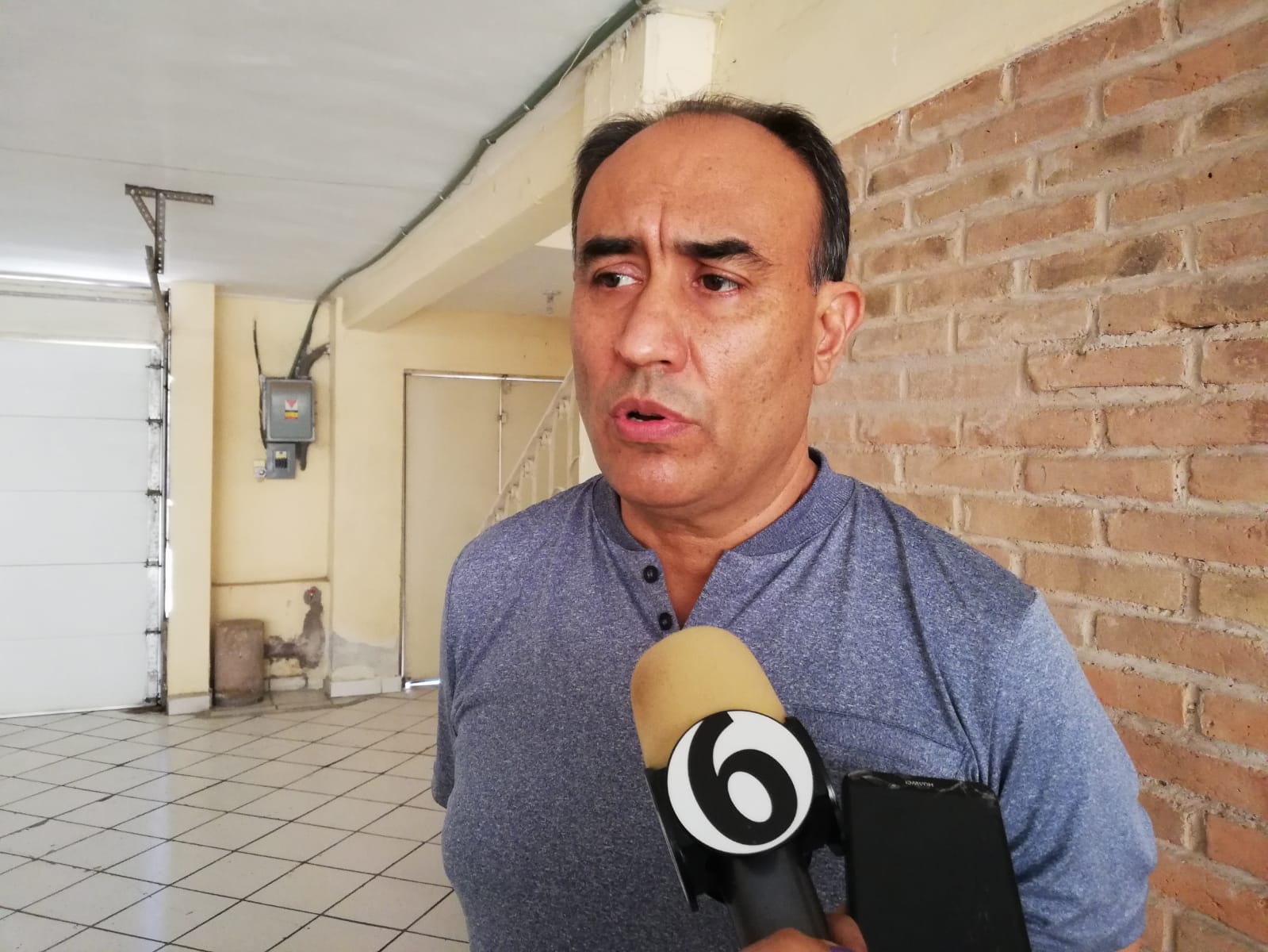 Fuertes vientos provocan caída de la Virgen del Desierto en Gómez Palacio