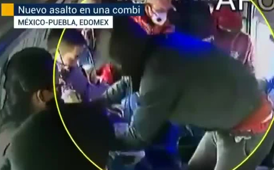 ¡Uno más! Captan otro asalto en combi en la México-Puebla