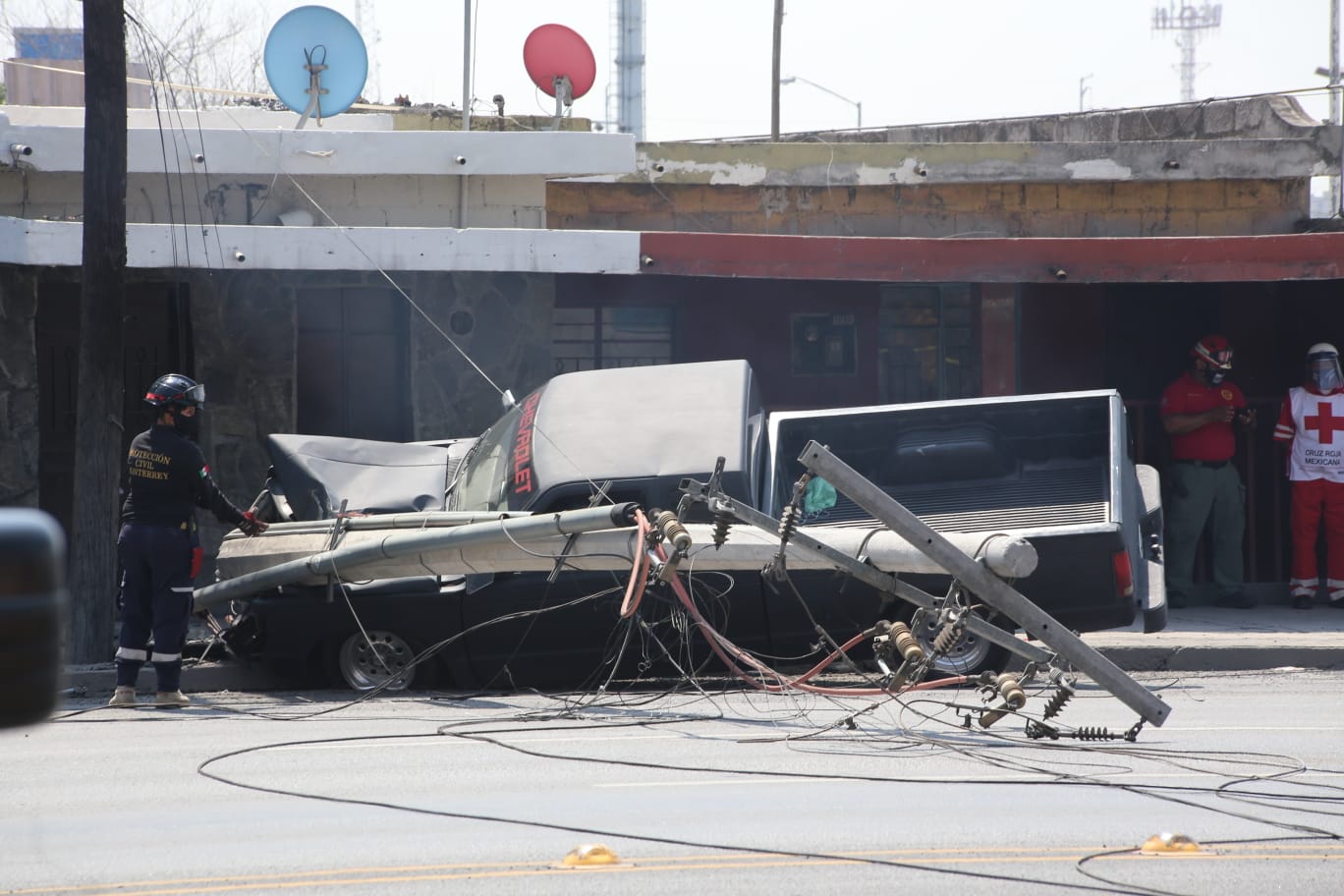 Muere conductor en estrellamiento sobre avenida Alfonso Reyes
