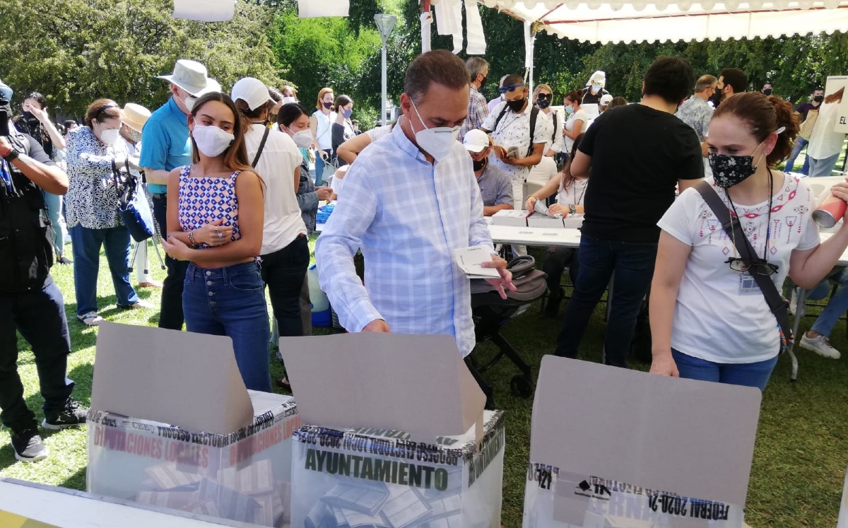 MINUTO A MINUTO: INE reporta que participación ciudadana fue de entre 51.7% y 52.5%