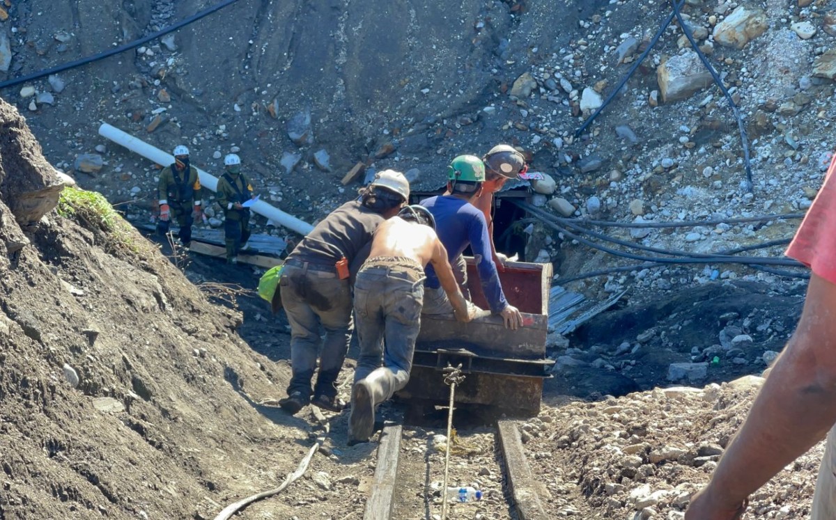Gobierno intensifica trabajos de búsqueda de 3 mineros en Múzquiz