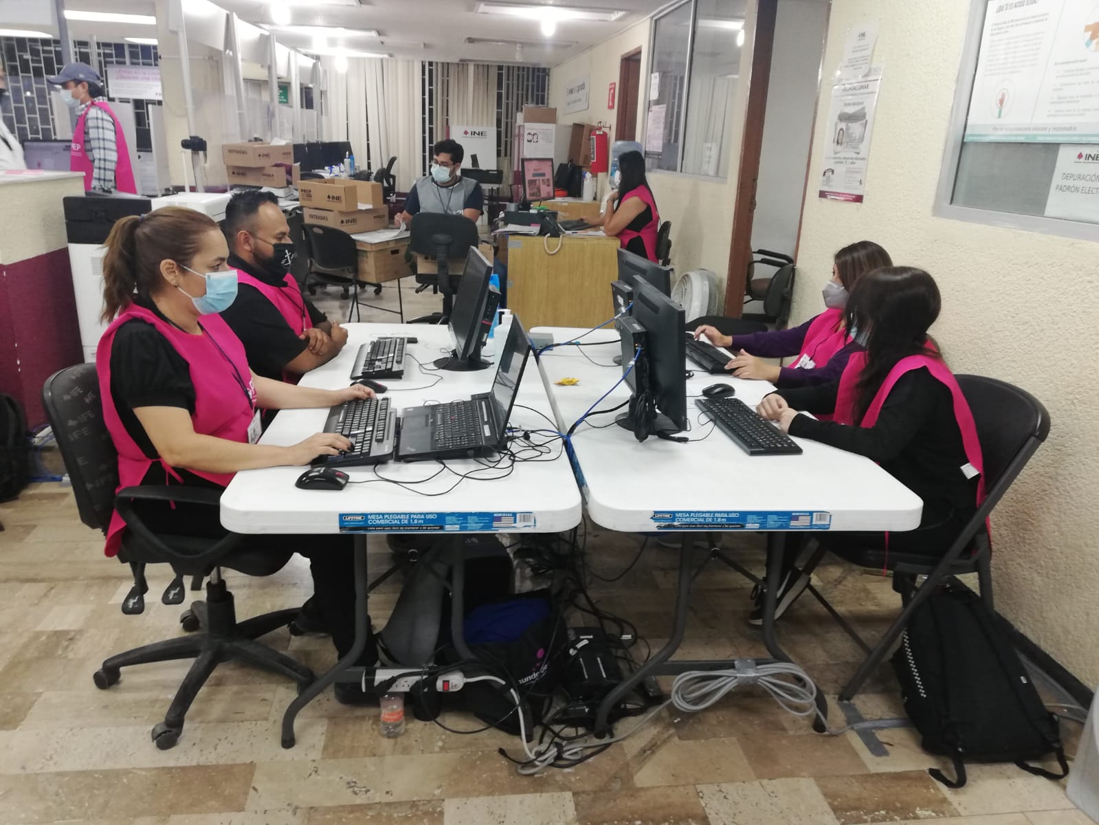 Funcionarios del INE trabajaron de manera ardua para contar con los resultados preliminares