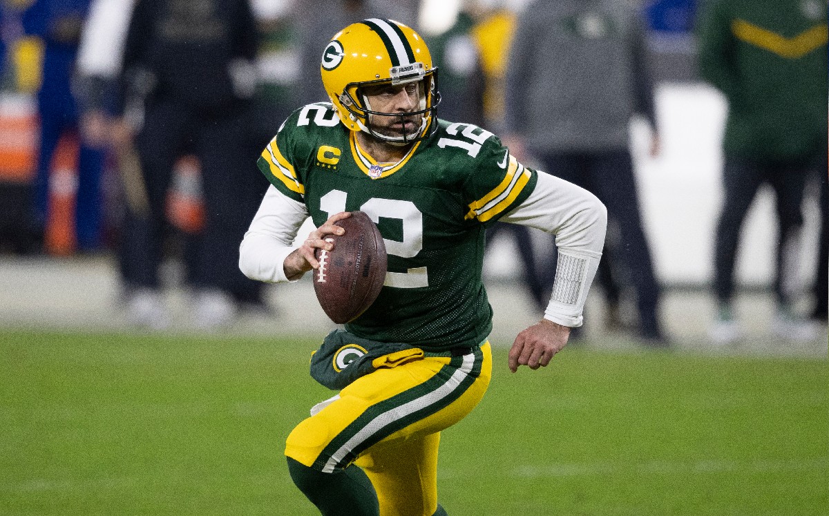 Aaron Rodgers no se presentó al inicio de los entrenamientos obligatorios de Green Bay