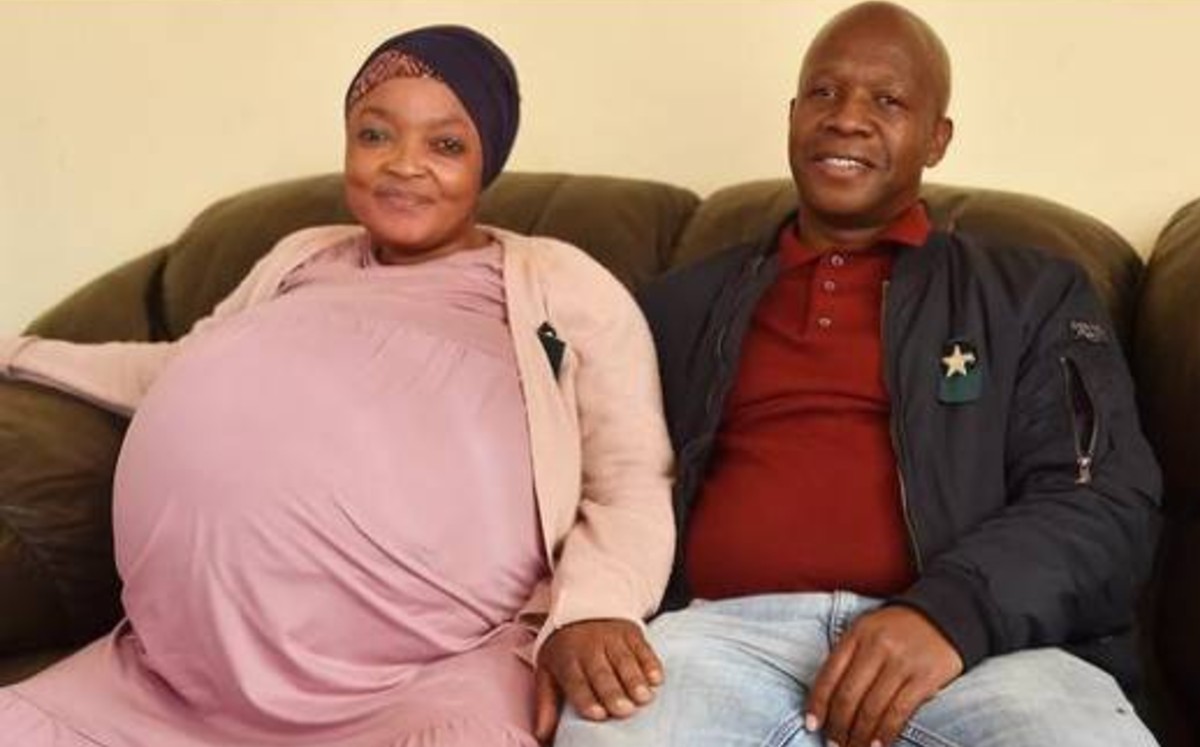 Mujer sudafricana da a luz a 10 bebés y rompe récord mundial Guinness

 