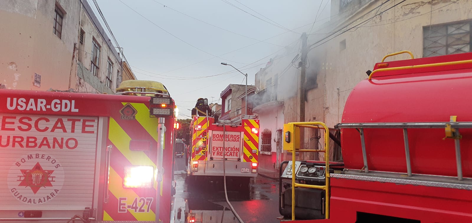 Se incendia vivienda en la colonia Analco