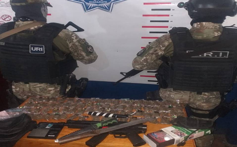 Detienen a tres con armas y droga en Cerro de los Leones