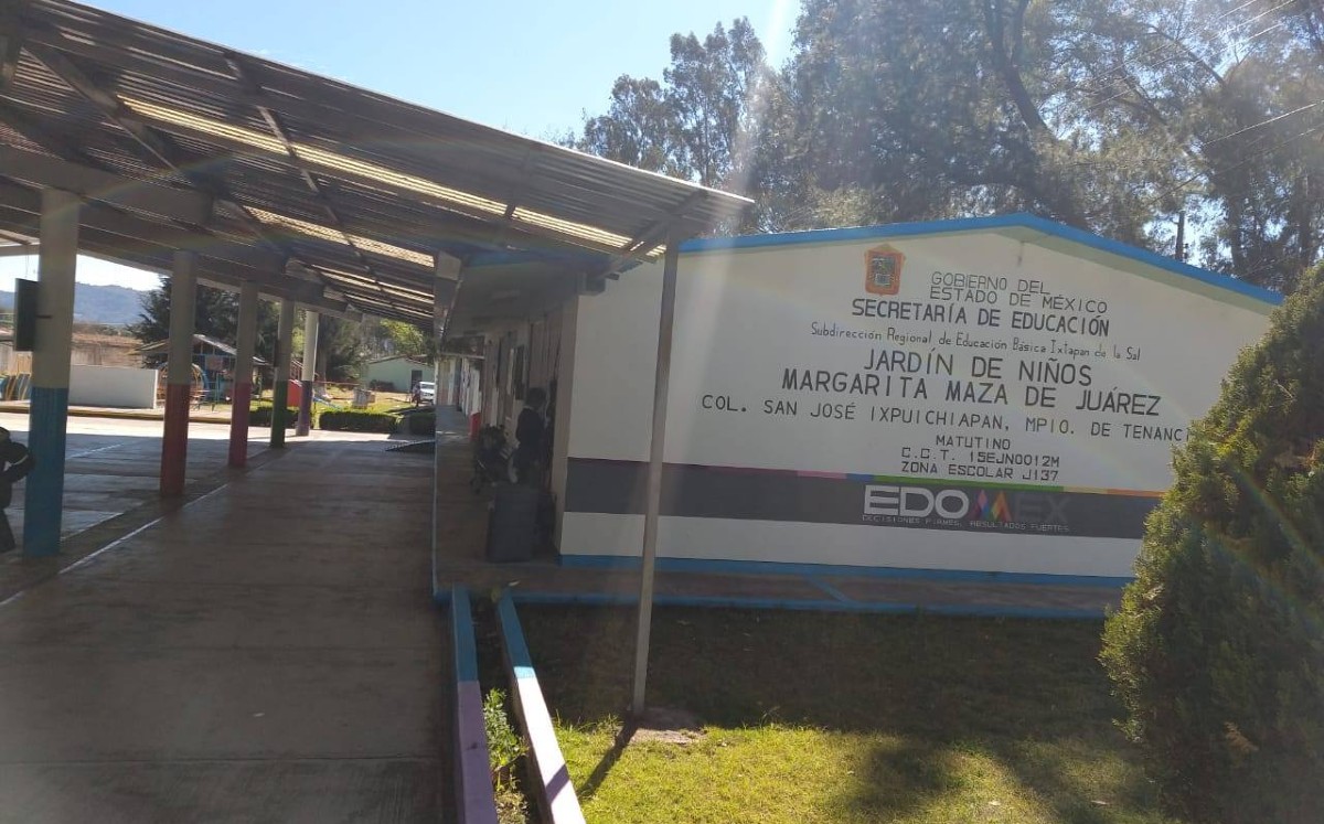 Angelito, el único niño en su escuela que regresó a clases presenciales en Edomex