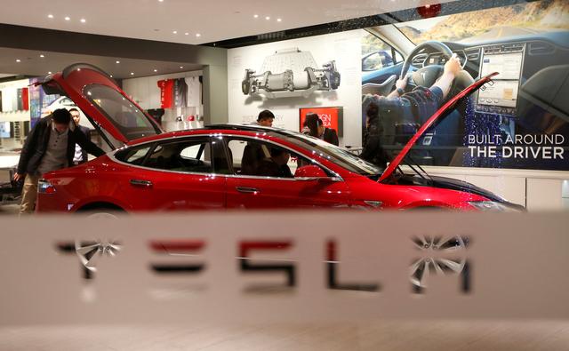 Tesla aceptará bitcoins cuando mineros usen más energía limpia: Elon Musk