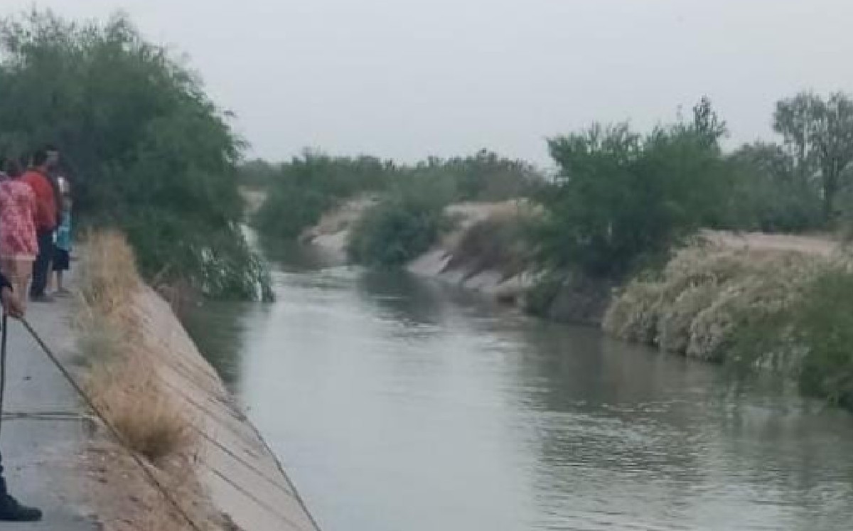 Cadáver de hombre sale a flote en canal de Gómez Palacio
 