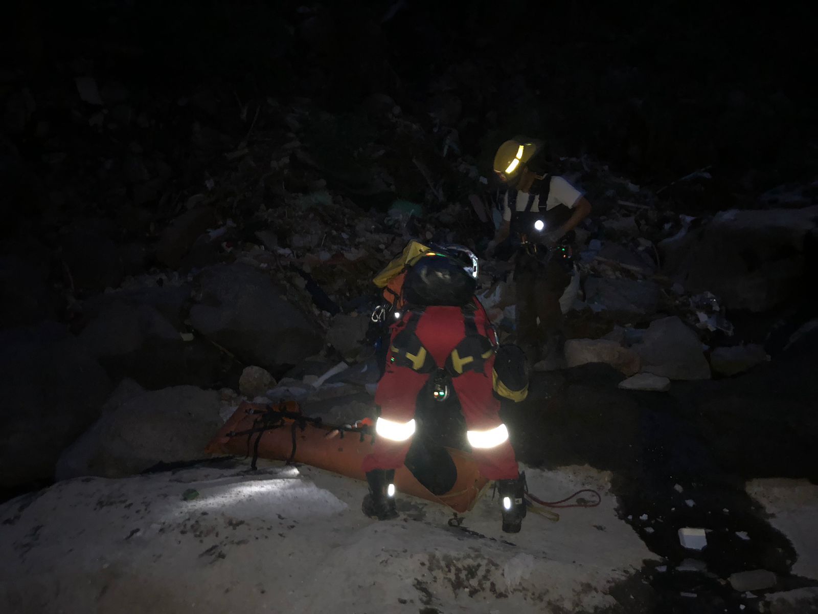 Encuentran cuerpo de mujer en la barranca