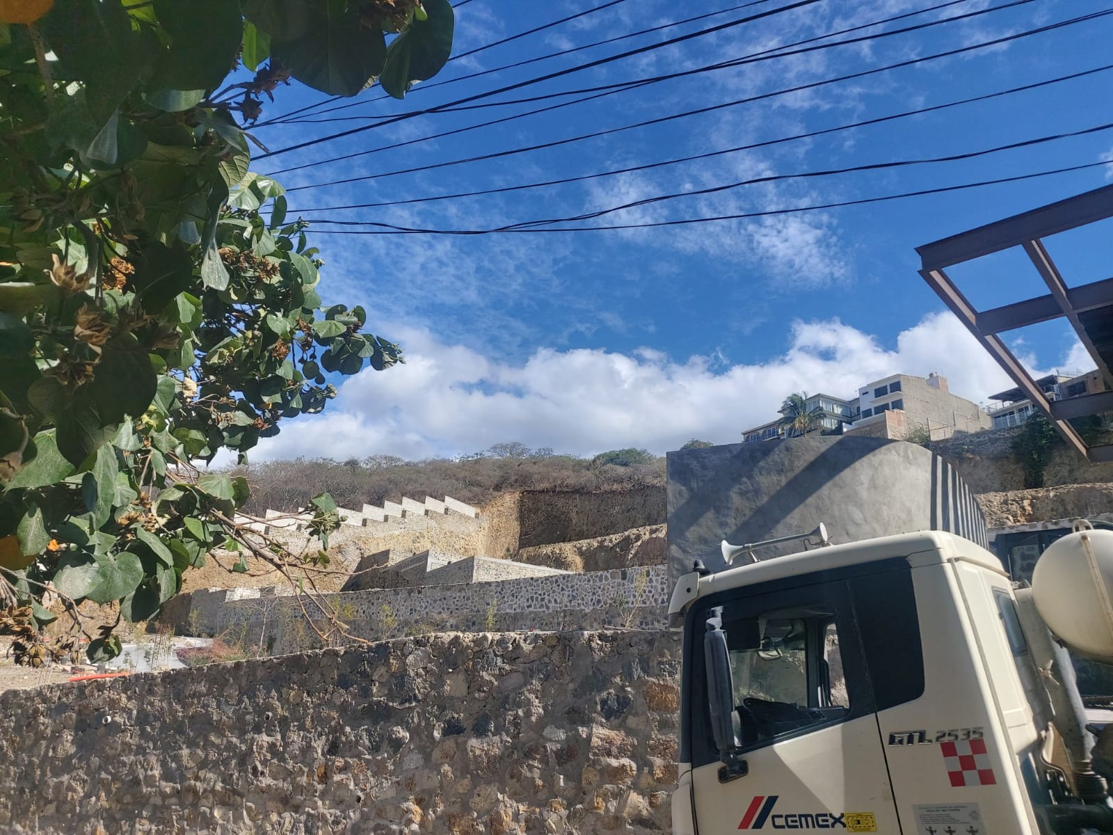 Más de 50 fincas resultan afectadas con la construcción de Punto Niza en Chapala