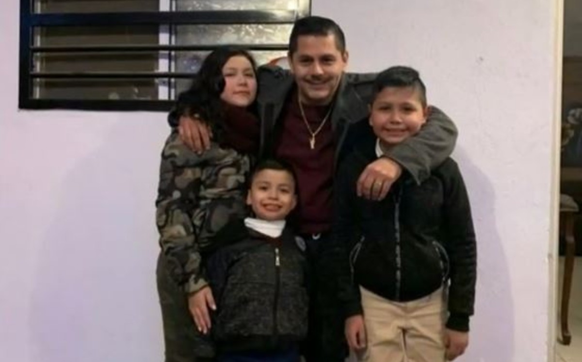 Trabaja papá soltero largas jornadas por sus 4 hijos