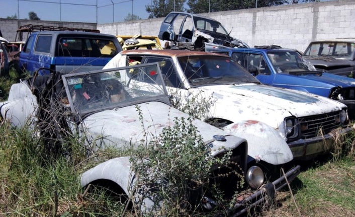 Venden o destruyen autos retenidos en corralón que no son reclamados por sus dueños