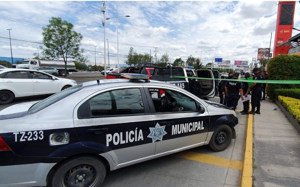 Hombre muere a balazos sobre la Avenida López Mateos
