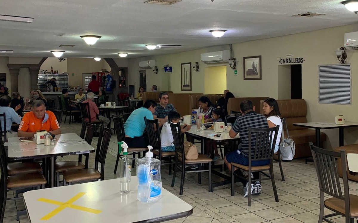Familias festejan el Día del Padre en restaurantes del Área Metropolitana