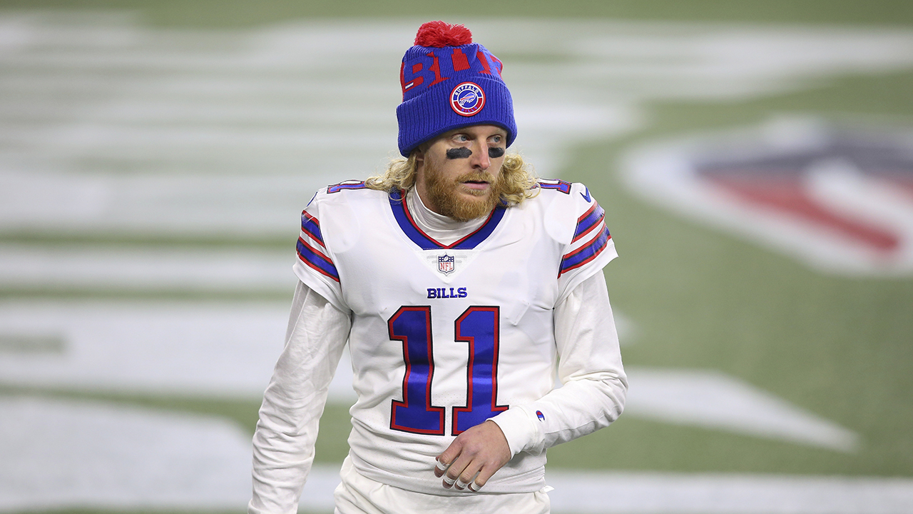 Cole Beasley prefiere retirarse de la NFL que vacunarse contra el Covid-19