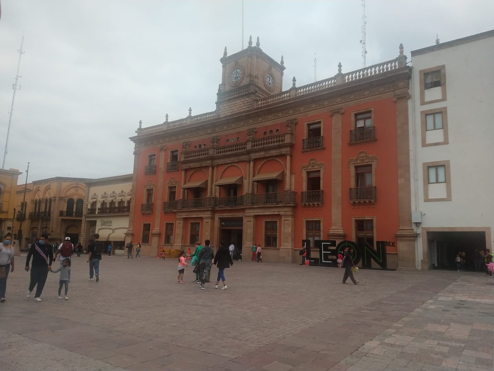 Leoneses están de acuerdo con Consulta Popular para enjuiciar a ex presidentes